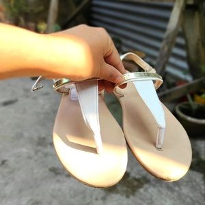 Women flats
